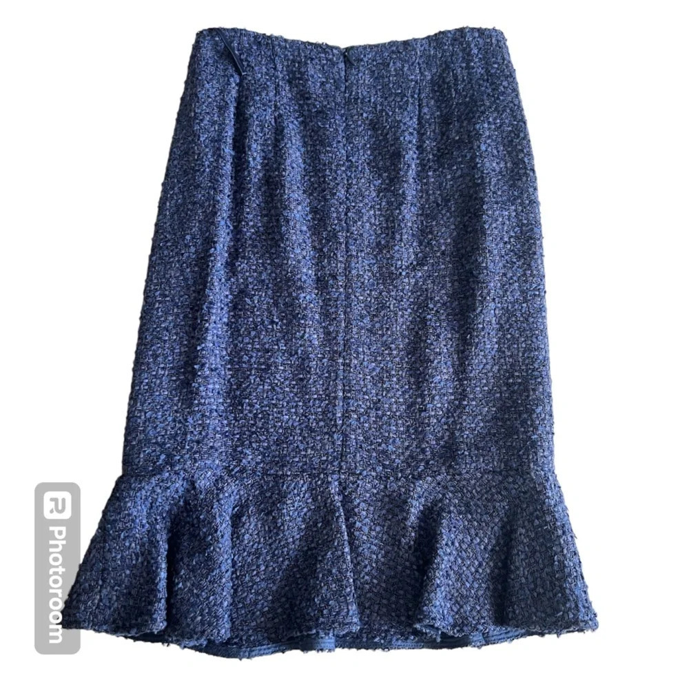 Escada pencil skirt with flared hem. Blue tweed. - Picture 2 of 9